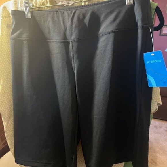 Brooke's New w/tags. Relaxed Bermuda Shorts, Black, Medium 11” Inseam - Picture 2 of 2